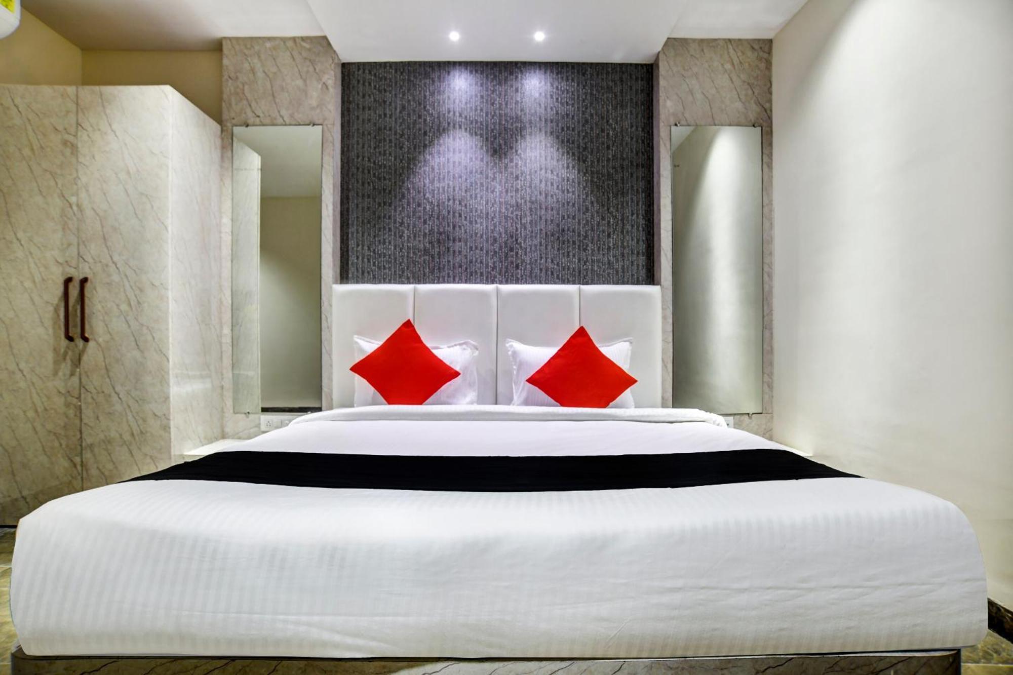 Capital O Abri Krishna Hotel Indore Ngoại thất bức ảnh